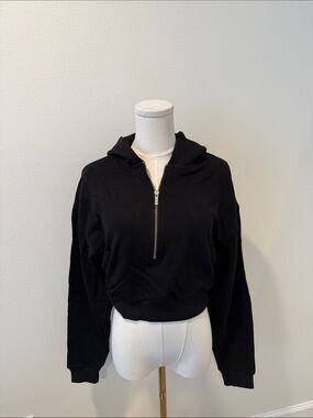 WeWoreWhat NWT Black Half Zip Cropped Hoodie Sweatshirt Size Small